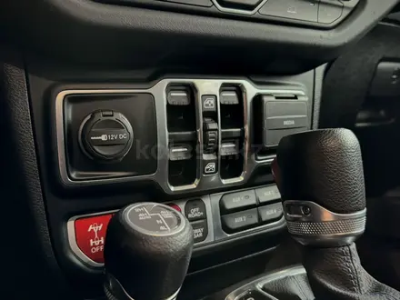 Jeep Wrangler 2024 года за 39 500 000 тг. в Алматы – фото 77