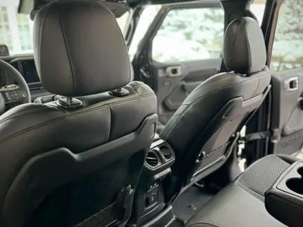 Jeep Wrangler 2024 года за 39 500 000 тг. в Алматы – фото 71