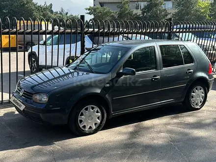 Volkswagen Golf 2002 года за 1 500 000 тг. в Алматы