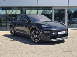 Porsche Macan RWD