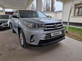 Toyota Highlander 2015 года за 13 500 000 тг. в Шымкент