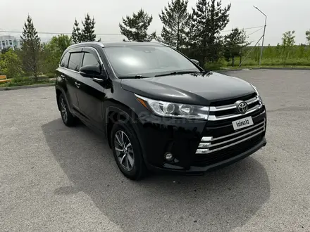 Toyota Highlander 2018 года за 14 500 000 тг. в Алматы – фото 3