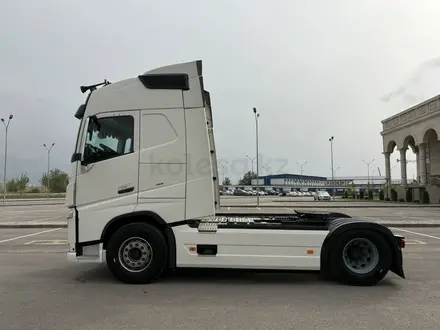 Volvo  FH 2018 года за 37 000 000 тг. в Алматы – фото 3