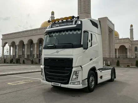 Volvo  FH 2018 года за 37 000 000 тг. в Алматы