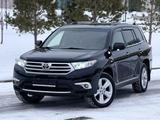 Toyota Highlander 2013 годаfor12 949 500 тг. в Астана