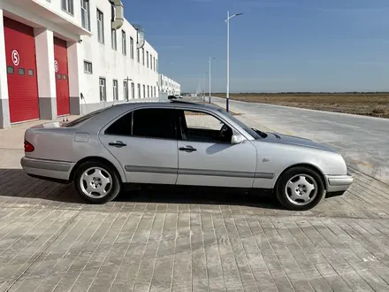 Mercedes-Benz E 280 1996 года за 2 500 000 тг. в Алматы – фото 3