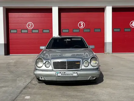 Mercedes-Benz E 280 1996 года за 2 500 000 тг. в Алматы – фото 2