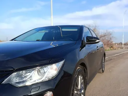 Toyota Camry 2015 года за 11 500 000 тг. в Караганда – фото 3