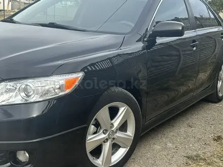 Toyota Camry 2011 года за 7 300 000 тг. в Аса – фото 4