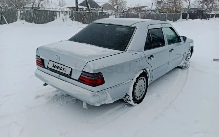 Mercedes-Benz E 220 1993 годаfor1 400 000 тг. в Макинск