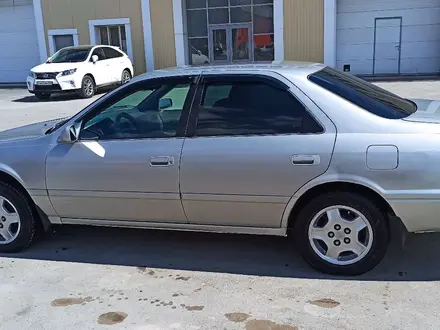 Toyota Camry 2001 года за 3 000 000 тг. в Атырау – фото 5