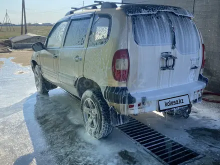 Chevrolet Niva 2005 года за 1 000 000 тг. в Уральск – фото 3