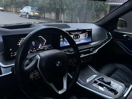 BMW X5 2023 года за 42 000 000 тг. в Астана – фото 2