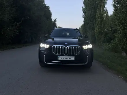 BMW X5 2023 года за 42 000 000 тг. в Астана – фото 9