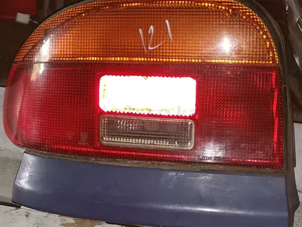 Левый фонарь на Mazda 121 за 15 000 тг. в Алматы – фото 2