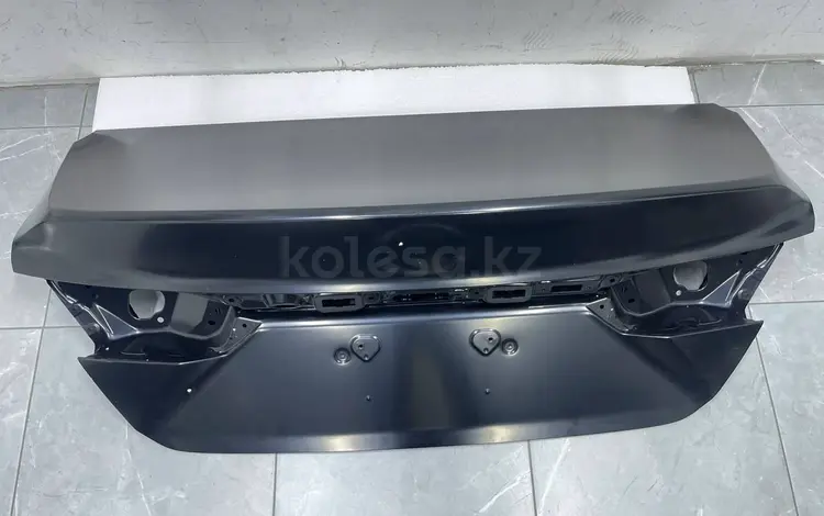 Крышка багажа на ТОYOTA CAMRY 80 NEW ORIGINAL за 10 000 тг. в Алматы