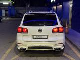 Volkswagen Touareg 2009 года за 9 000 000 тг. в Алматы – фото 4