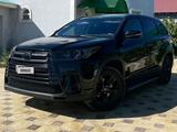 Toyota Highlander 2017 года за 10 300 000 тг. в Атырау
