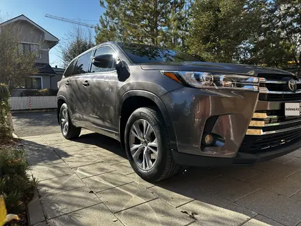 Toyota Highlander 2016 года за 16 000 000 тг. в Астана