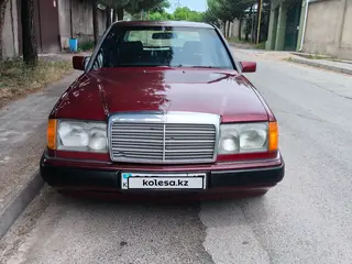 Mercedes-Benz E 230
