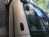 Mazda 323 1996 года за 650 000 тг. в Шымкент – фото 3