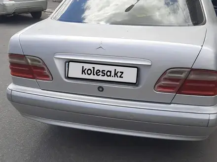 Mercedes-Benz E 280 2000 года за 3 000 000 тг. в Кызылорда – фото 2