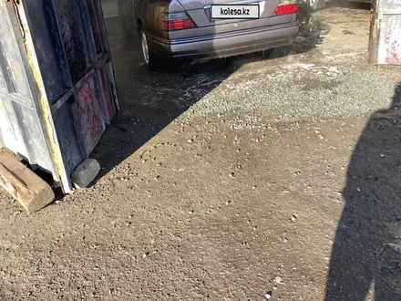 Mercedes-Benz E 280 1994 года за 2 800 000 тг. в Астана – фото 2