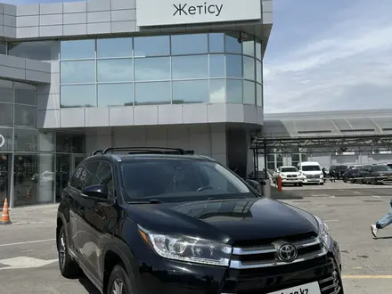 Toyota Highlander 2018 года за 16 500 000 тг. в Алматы – фото 4