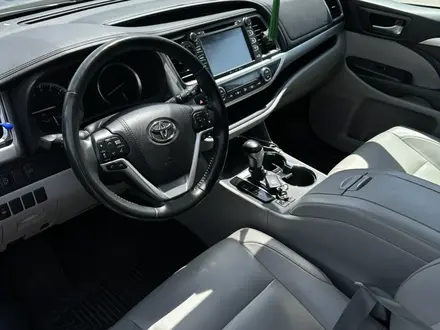 Toyota Highlander 2018 года за 16 500 000 тг. в Алматы – фото 5