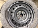 Зимние колеса с железными дисками за 50 000 тг. в Степногорск