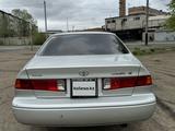 Toyota Camry 2000 годаүшін3 400 000 тг. в Семей – фото 4