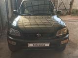 Toyota RAV4 1999 годаүшін3 400 000 тг. в Алматы