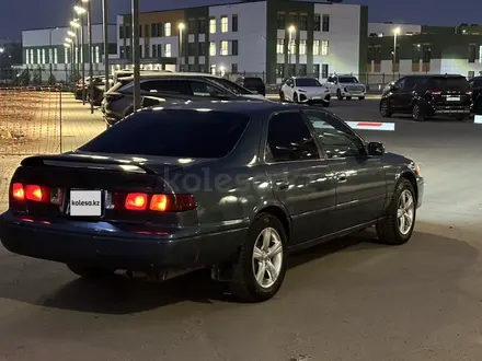 Toyota Camry 1999 года за 3 000 000 тг. в Алматы – фото 2