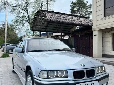 BMW 320 1994 года за 1 950 000 тг. в Алматы – фото 4