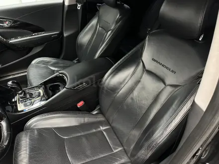 Hyundai Grandeur 2011 года за 8 000 000 тг. в Атырау – фото 9