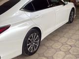 Lexus ES 300h 2022 годаүшін21 800 000 тг. в Тараз – фото 2