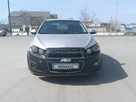 Chevrolet Aveo 2015 года за 3 300 000 тг. в Семей – фото 2