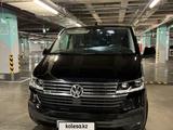 Volkswagen Multivan 2021 года за 28 000 000 тг. в Алматы