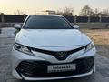 Toyota Camry 2020 года за 13 000 000 тг. в Алматы
