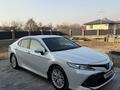 Toyota Camry 2020 года за 13 000 000 тг. в Алматы – фото 2