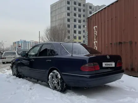 Mercedes-Benz E 280 1997 года за 3 100 000 тг. в Алматы – фото 2