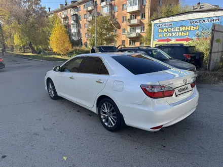 Toyota Camry 2018 года за 12 200 000 тг. в Усть-Каменогорск – фото 3