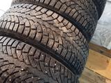 Шины зимние шипованные с дисками 225/60/17 за 150 000 тг. в Алматы