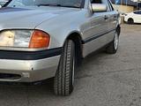 Mercedes-Benz C 180 1995 года за 2 300 000 тг. в Караганда – фото 4