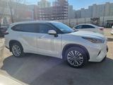Toyota Highlander 2022 года за 36 000 000 тг. в Астана – фото 4