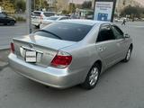 Toyota Camry 2005 годаүшін4 600 000 тг. в Семей – фото 2