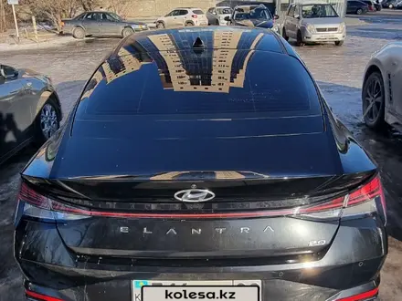 Hyundai Elantra 2021 года за 11 000 000 тг. в Караганда – фото 3