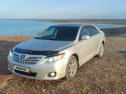 Toyota Camry 2010 года за 7 200 000 тг. в Балхаш – фото 2