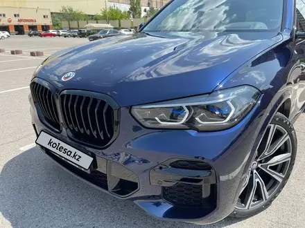 BMW X5 2022 года за 44 500 000 тг. в Алматы – фото 3