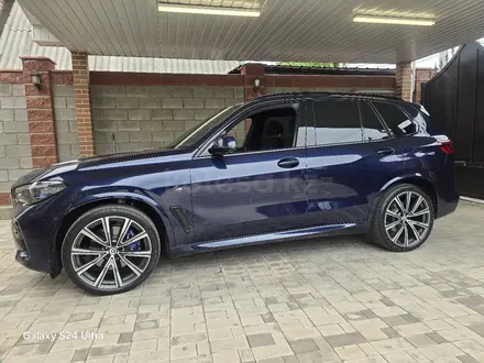 BMW X5 2022 года за 44 500 000 тг. в Алматы